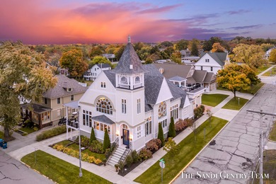 Beach Home For Sale in Grand Haven, Michigan