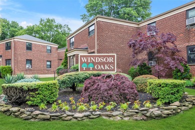 Beach Home Sale Pending in Bayside, New York