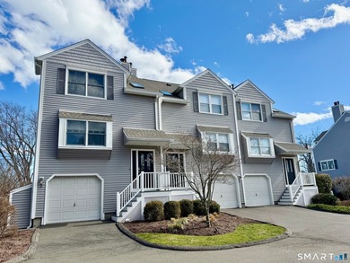 Beach Townhome/Townhouse Active Under Contract in Fairfield, Connecticut