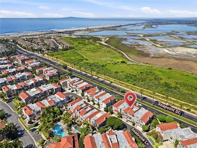 Beach Townhome/Townhouse For Sale in Huntington Beach, California