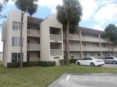 Beach Condo For Sale in Tamarac, Florida