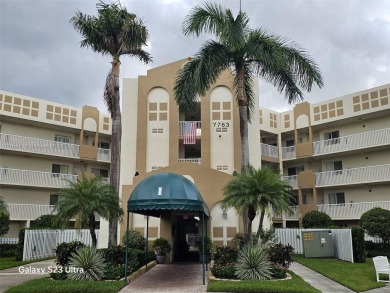 Beach Condo For Sale in Tamarac, Florida