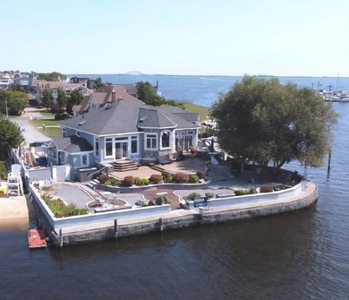 Beach Home For Sale in West Islip, New York