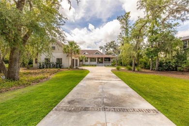 Beach Home For Sale in Saint Simons, Georgia
