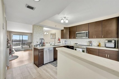 Beach Condo For Sale in Pompano Beach, Florida