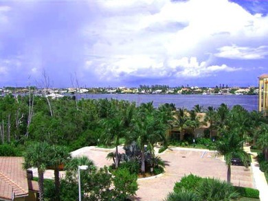 Beach Condo For Sale in Hypoluxo, Florida