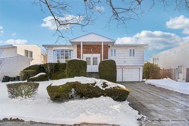 Beach Home For Sale in Merrick, New York