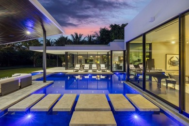 Beach Home For Sale in Jupiter Island, Florida