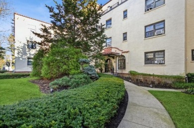 Beach Lot Sale Pending in Mamaroneck, New York