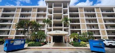 Beach Condo For Sale in Pompano Beach, Florida