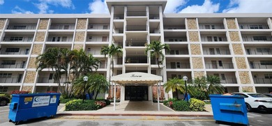 Beach Condo For Sale in Pompano Beach, Florida