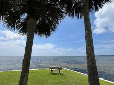 Beach Condo For Sale in Shalimar, Florida