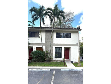 Beach Townhome/Townhouse Active Under Contract in Oakland Park, Florida