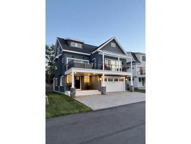 Beach Home For Sale in Saco, Maine