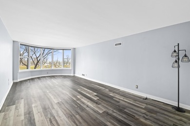 Beach Condo For Sale in Milwaukee, Wisconsin