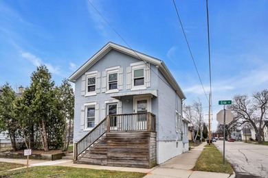 Beach Home For Sale in Racine, Wisconsin