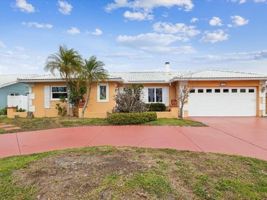 Beach Home For Sale in St. Petersburg, Florida