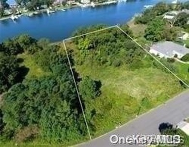 Beach Lot Sale Pending in Center Moriches, New York