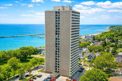 Beach Condo For Sale in Milwaukee, Wisconsin