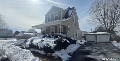 Beach Home For Sale in Waterford, Connecticut