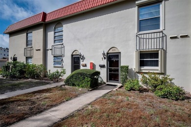 Beach Townhome/Townhouse For Sale in Dunedin, Florida