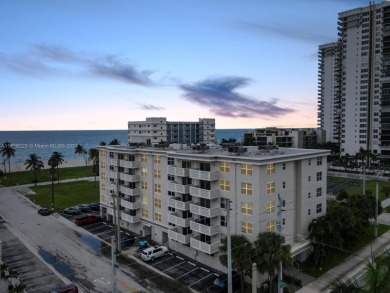 Beach Condo For Sale in Hollywood, Florida