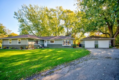 Beach Home For Sale in Benton Harbor, Michigan