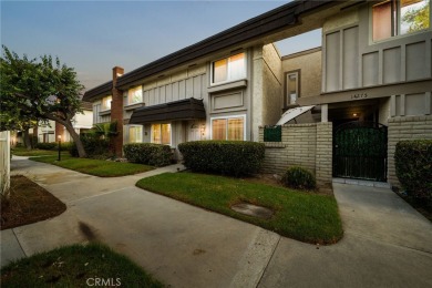 Beach Townhome/Townhouse Sale Pending in Westminster, California