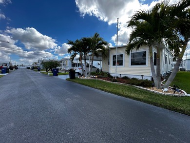 Beach Home For Sale in Bradenton, Florida