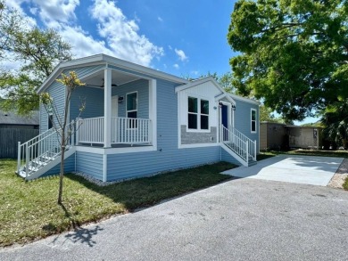 Beach Home For Sale in Palm Harbor, Florida