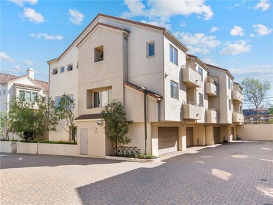 Beach Townhome/Townhouse For Sale in El Segundo, California