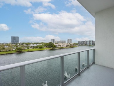 Beach Condo For Sale in Hollywood, Florida