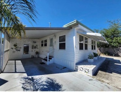 Beach Home For Sale in Bradenton, Florida