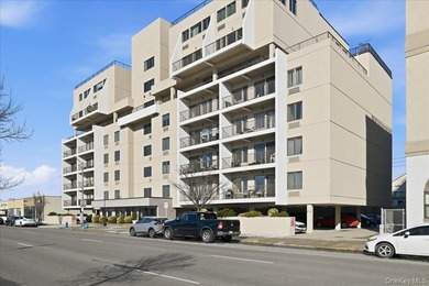 Beach Condo For Sale in Long Beach, New York