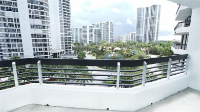 Beach Condo For Sale in Aventura, Florida