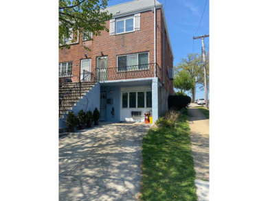 Beach Home Sale Pending in Flushing, New York