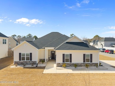 Beach Home Sale Pending in Sneads Ferry, North Carolina