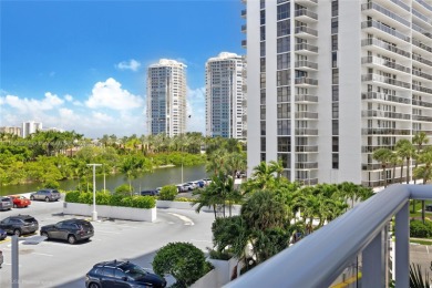 Beach Condo For Sale in Aventura, Florida