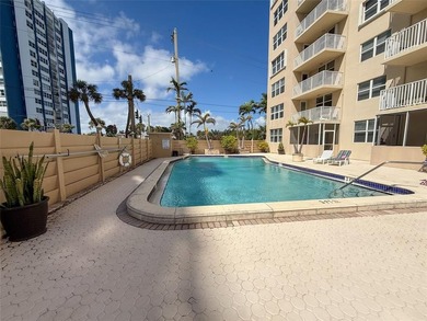 Beach Condo For Sale in Hollywood, Florida