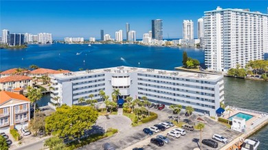 Beach Condo For Sale in North Miami Beach, Florida