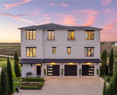 Beach Home For Sale in Saint Simons, Georgia