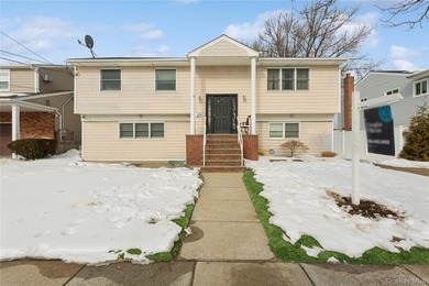 Beach Home For Sale in Island Park, New York