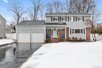 Beach Home Sale Pending in Locust Valley, New York