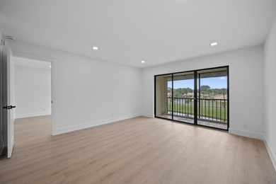 Beach Condo For Sale in West Palm Beach, Florida