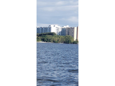 Beach Condo For Sale in Palm Beach, Florida