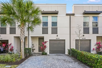 Beach Townhome/Townhouse For Sale in West Palm Beach, Florida