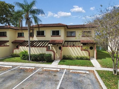 Beach Townhome/Townhouse For Sale in Sunrise, Florida