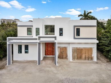 Beach Home For Sale in Boca Raton, Florida