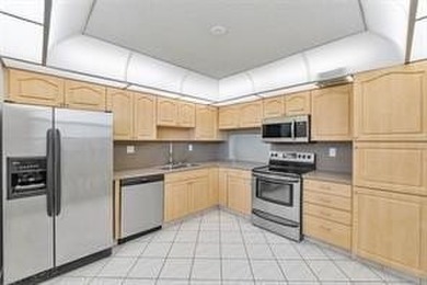 Beach Condo For Sale in Tamarac, Florida