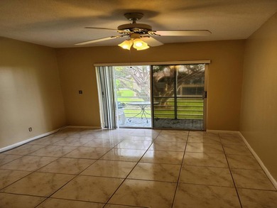 Beach Condo For Sale in West Palm Beach, Florida